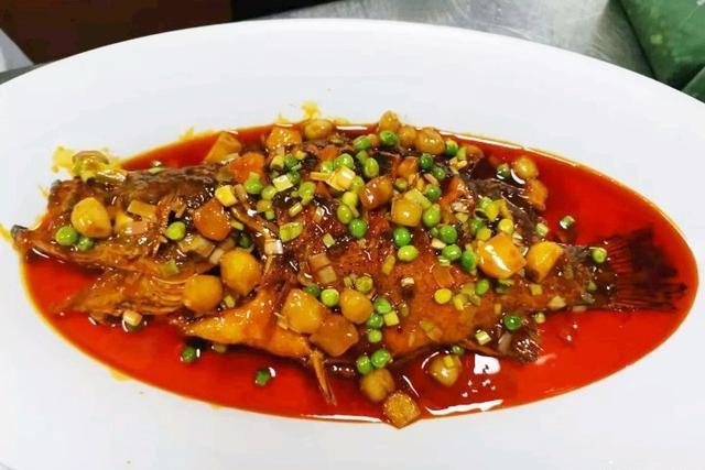 鸡头米南瓜百合炒明虾球,鱼香明虾球,干烧桂鱼