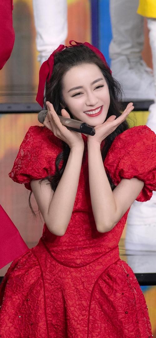 2021牛年春晚 迪丽热巴红裙 - 堆糖,美图壁纸兴趣社区