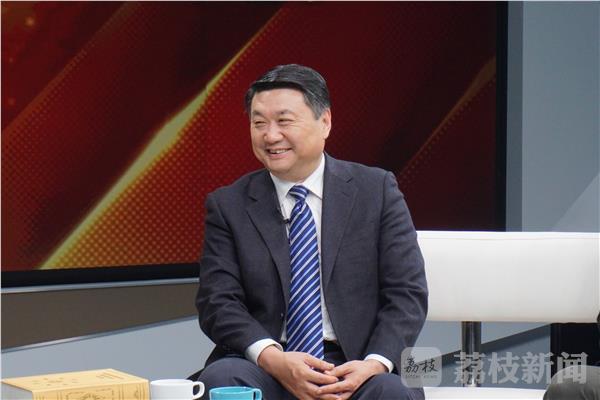 江苏省锡山高级中学校长 唐江澎