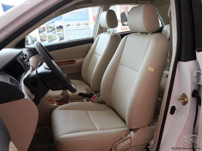 比亚迪f3的空间; 内饰图片; 下一页>>