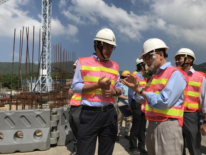 建造业议会的热门课程,包括基本工艺课程和建造业监工/技术员课程等