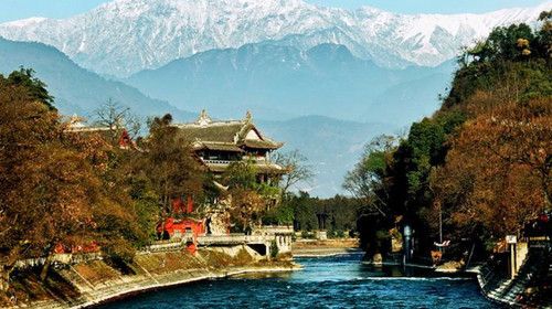  成都-都江堰巴士往返1日游>景区往返直通车,专职车导