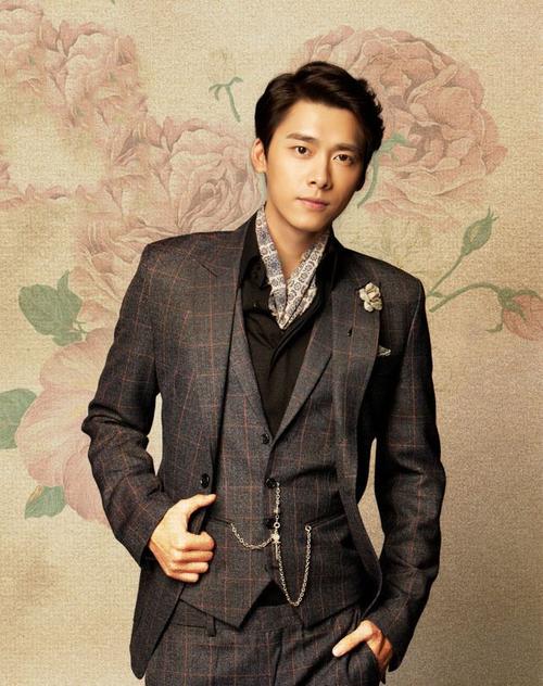 李易峰.《活色生香》饰宁致远.