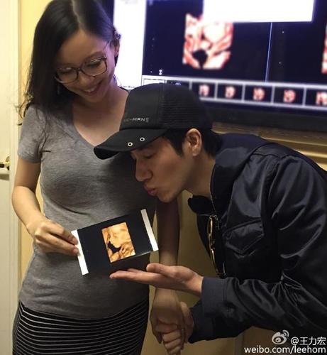 王力宏娇妻挺大肚 二胎b超照轮廓清晰(图)