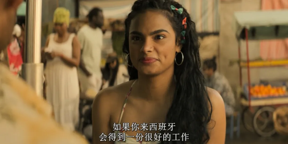 吉娜的命运也很惨,最开始还是一个天真的小女孩,懵懂的她被骗到西班牙