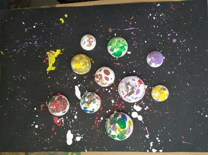 未来星幼儿园小班本学期童心画世界