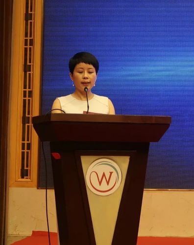 宜兴市委书记沈建,中环股份经理秦玉茂,扬杰科技董事长梁勤分别致辞