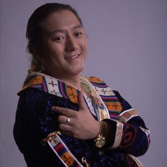 吉祥六鼎山 洛桑尖措 吉祥六鼎山歌曲,吉祥六鼎山mp3