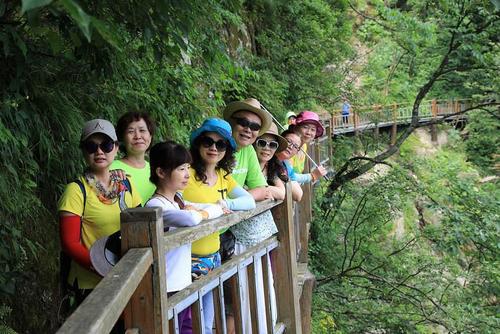马鬃岭        金寨 县马鬃岭旅游风景区位于 安徽 省 六安 市 金寨
