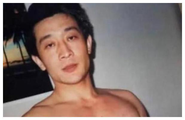 1996年,怒扇向华强巴掌的白小航,离京后突然暴毙,死因至今成谜