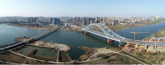 六两河大桥(左为老桥 右为新桥)