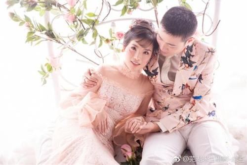 不得不说大司马老师的老婆真的非常漂亮,网友们看到这组照片后都纷纷