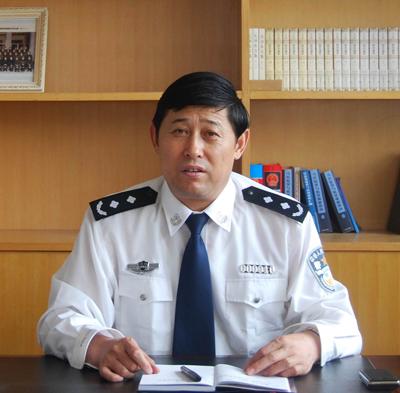 现任河南省公安厅副厅长,党委委员.