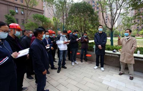 瑞贝卡房地产公司董事长陆振盈,总经理郑文基带领公司