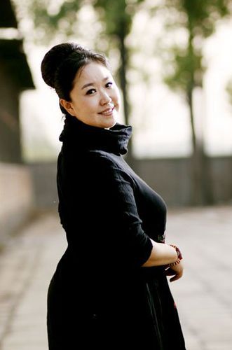 内地主持人赵珈琪个人资料和图片赵珈琪家庭背景分享