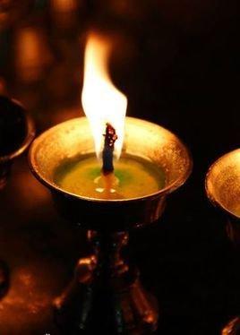 问答列表  采纳答案           布施灯具和光明有数十种福德  《佛说