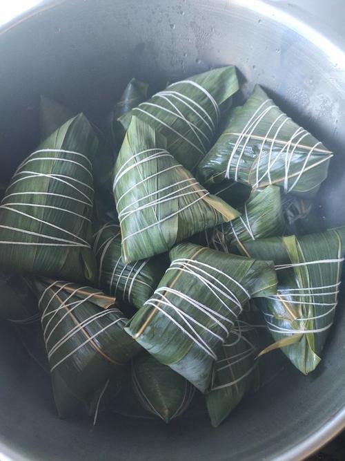a元素做的四角长粽子的包法(有视频)