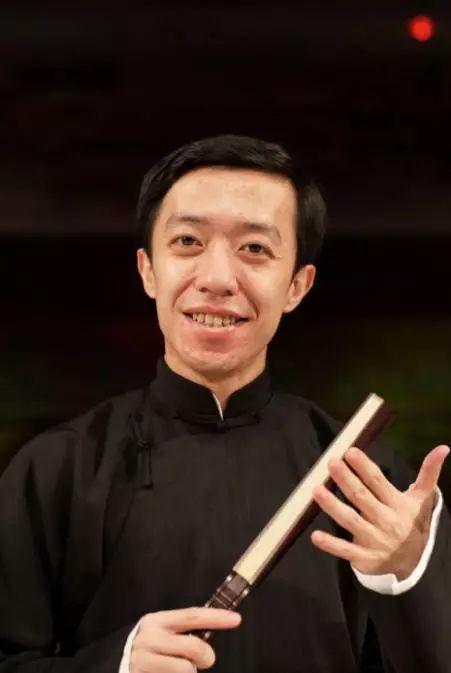 李菁