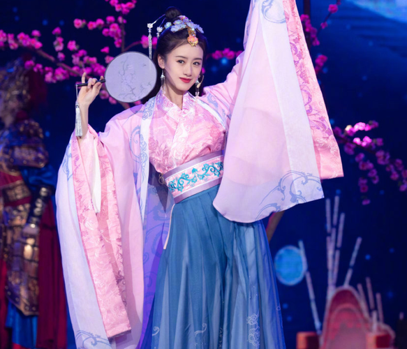 都说袁冰妍颜值不够高但看到她扮演的貂蝉后才懂啥叫做风华绝代