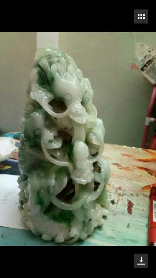 大清乾隆翡翠五龙戏珠真假