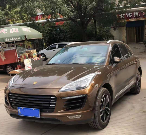 河南小伙每天驾驶"macan"上下班,两年后换车时女友才知道是换标众泰