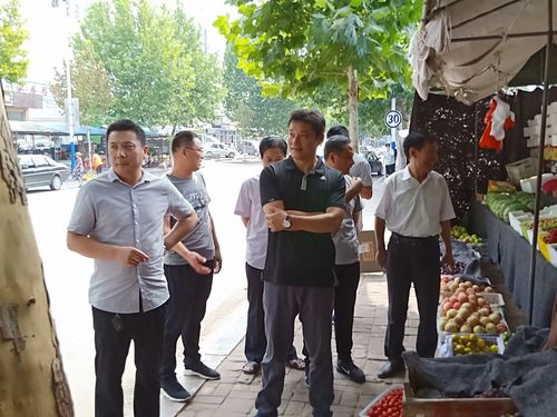 莒县县政府副县长马宗光到城区第28号网格调研城市管理工作