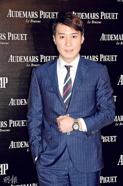 黎明戴眼镜西装图片2