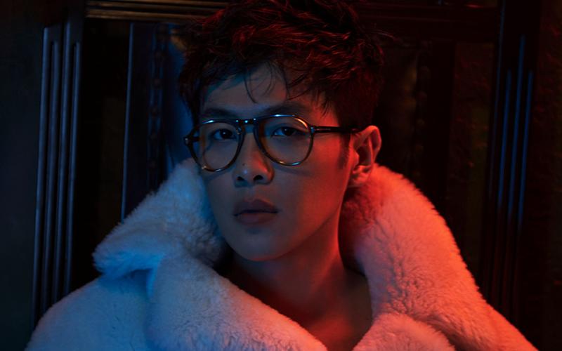 > 正文           分享一组张若昀深情复古时尚写真,九州天空城中霸道