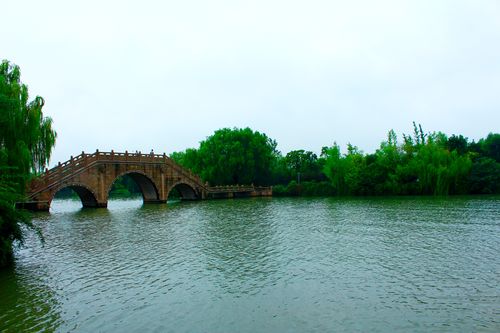 嘉兴因南湖而著名, 嘉兴南湖与杭州西湖和南京玄武湖并称为江南三