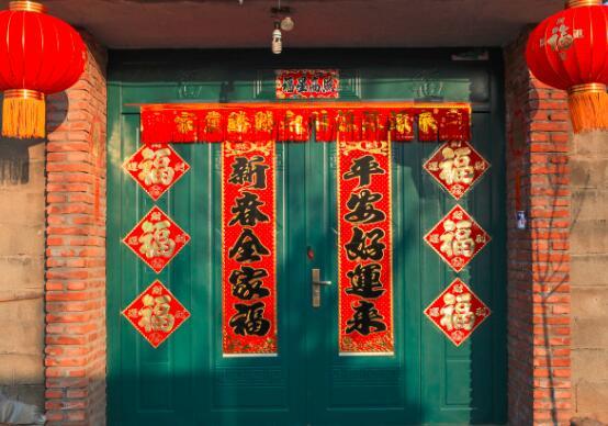 怎么贴春联
