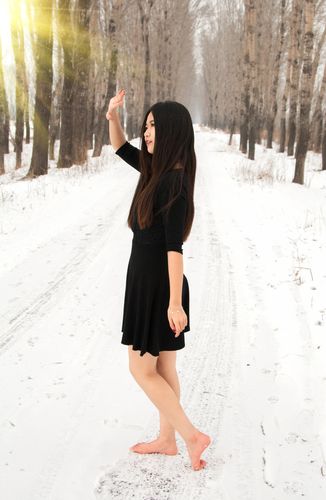 标题:脚丫亲吻冰雪时