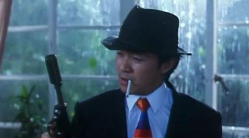 周星驰用枪整人,刘德华用枪跳舞,论明星玩枪意境,张耀扬最浪!