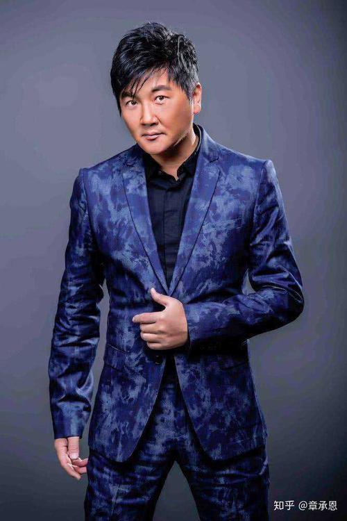 没人觉得肖央和郭京飞长的很像吗?