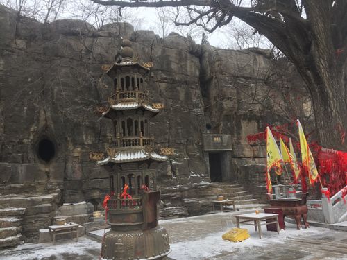 巨龙山～～王母宫