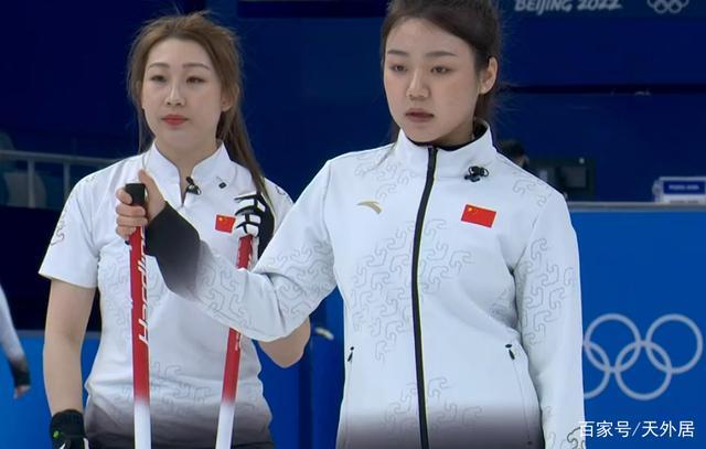 中国00后冰壶女神大逆袭超高颜值引网友赞叹骂她的人都错了