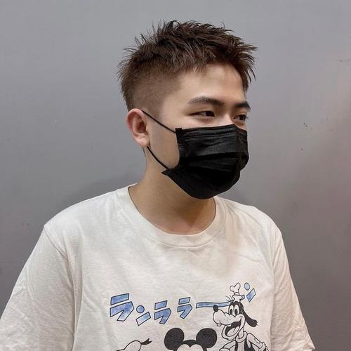 第三种微烫短发发型