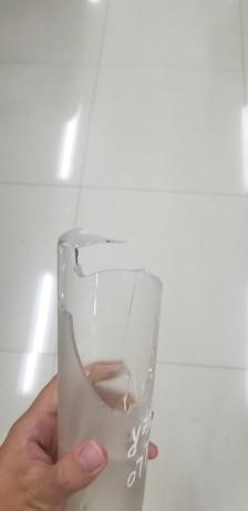 今天杯子还摔碎了.