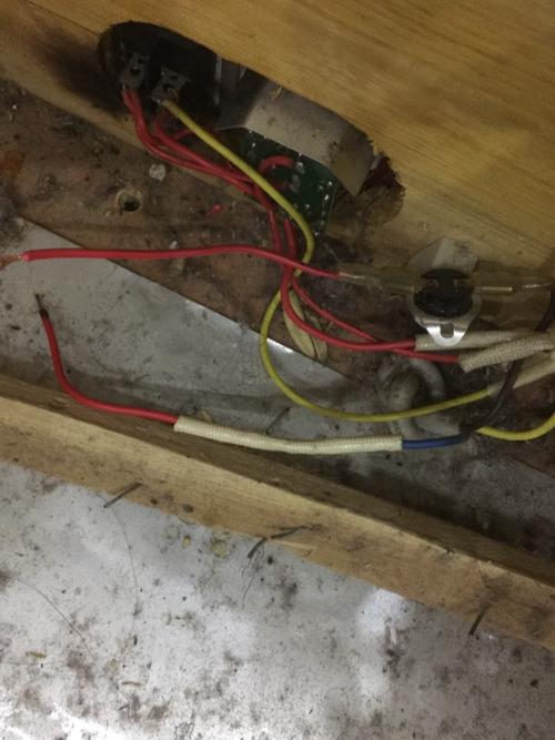 你好,请问这个烤火炉的开关线路怎么接,麻烦指导我一下哦