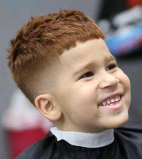 小男孩发型这样剪,真帅气,妈妈们请收藏