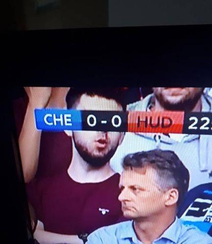 赛场上的0比0,在这一刻,瞬间变成了表情包.