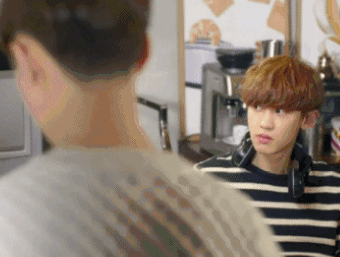 exo 朴灿烈搞怪斜视gif动图_动态图_表情包下载_soogif