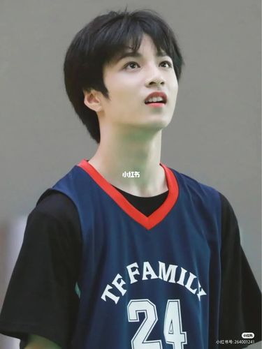 刘耀文照片_刘耀文_娱乐_明星娱乐资讯