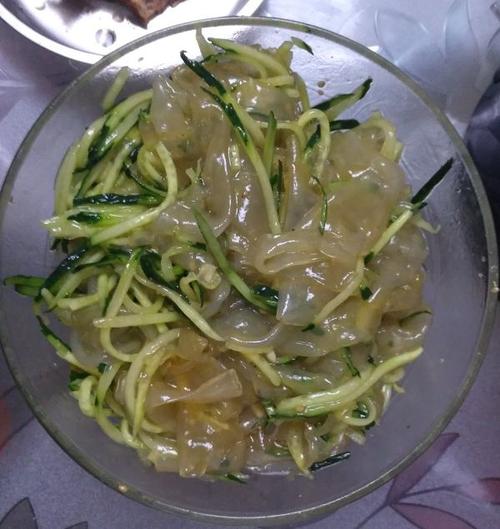 凉拌粉皮 loyal37512做的凉拌粉皮  赞 粉皮,黄瓜,小红辣椒,大蒜,山西