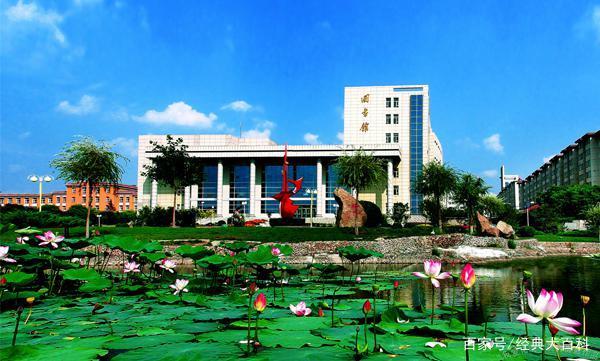 在湖北以二本招生的吉林化工学院,虽然有点远,还是