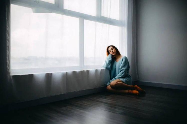 女生一个人生活,如何自律,独立,过得好?