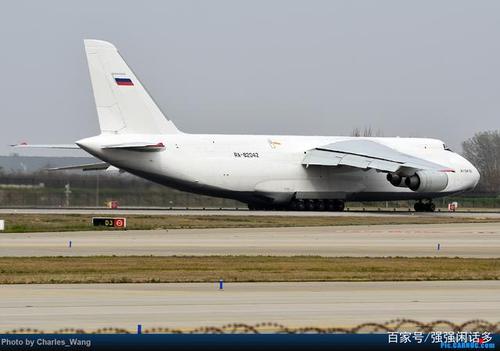 苏式工业风安124鲁斯兰运输机