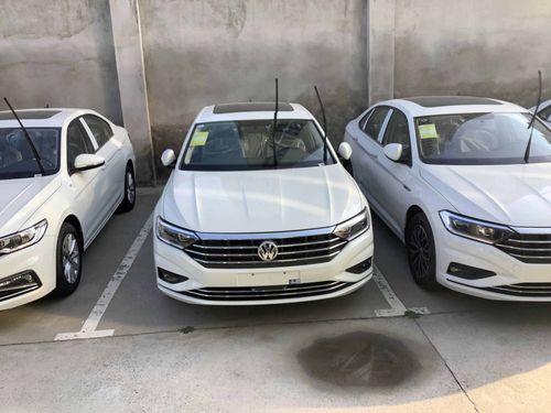 2021款大众速腾到店极地白很大气14t配车联网油耗53l