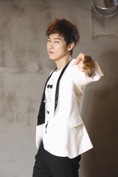 韩国歌手张佑赫携所属公司赴美国进行海外选秀