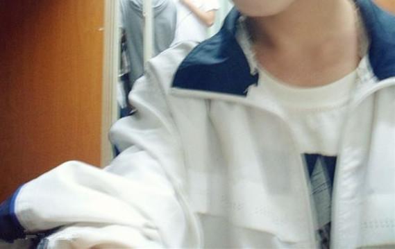 帮忙看一下这是不是嘉兴秀水中学的校服··拜托了