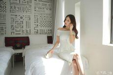 寂寞的少妇家中白色内衣秀 撩人心扉